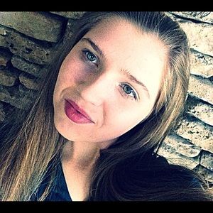 Meet your Posher, Kara